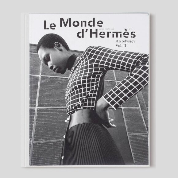 Hermes Set of 5 Le Monde D'Hermès Catalogs + Authentic Hermès Gift Bag - Picture 6 of 6